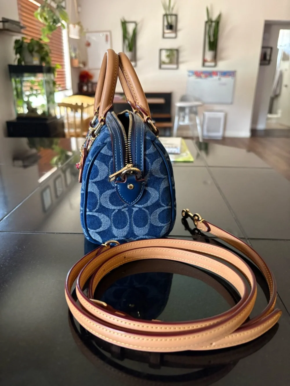 Coach outlet mini Denim Rowan Cherry 🍒 edition with card holder - Picture 5 of 9